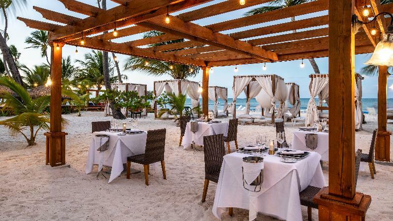 Готель Be Live Collection Punta Cana Adults Only Екстер'єр фото Beachfront dining at Sandals Halcyon Beach